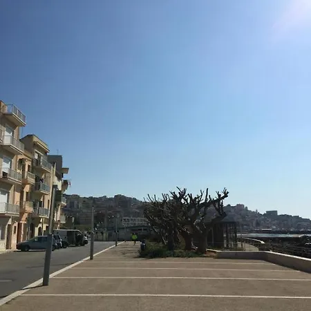Mare Azzurro شاكا