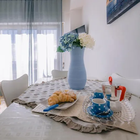 Mare Azzurro Lägenhet *